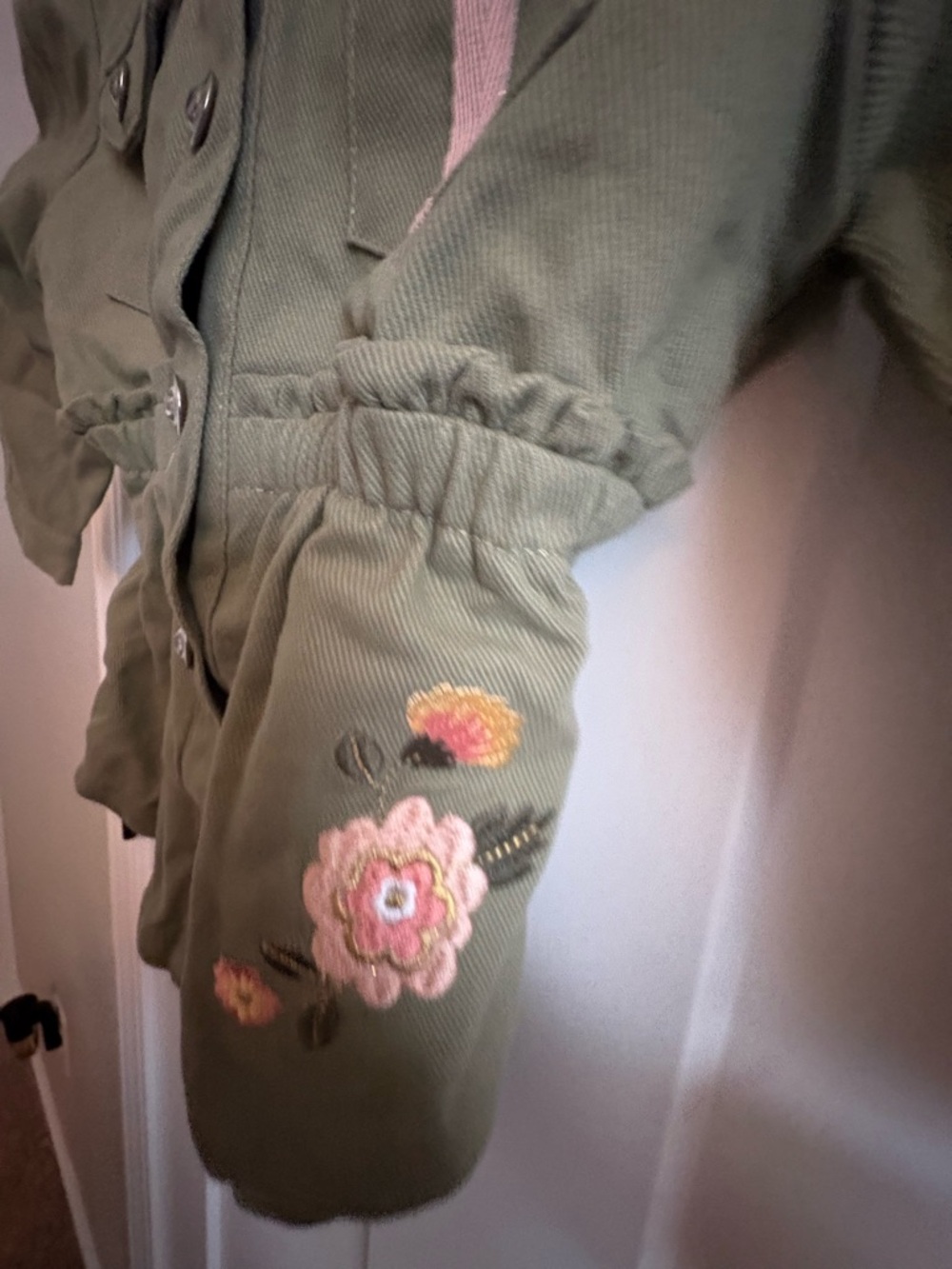 Little Lass Girl’s Olive Green Utility Jacket w/Pink Faux Fur Hood & Floral 2T - Picture 3 of 8